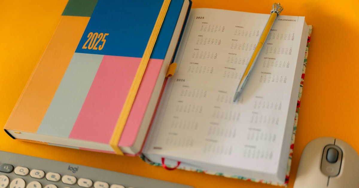 Calendário com dias de férias marcados